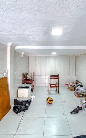 Casa à venda com 230m², 3 quartos e 2 vagasSalão