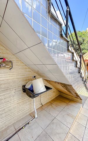 Casa à venda com 230m², 3 quartos e 2 vagasÁrea de Serviço