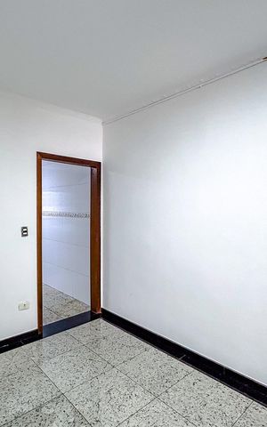 Casa à venda com 230m², 3 quartos e 2 vagasSala