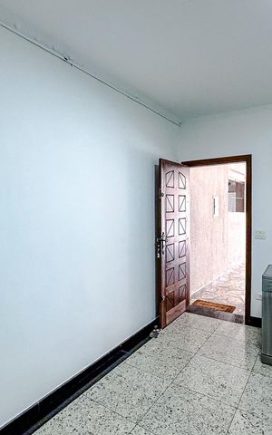 Casa à venda com 230m², 3 quartos e 2 vagasSala