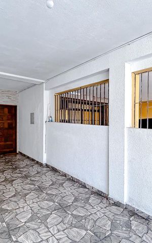 Casa à venda com 230m², 3 quartos e 2 vagasGaragem