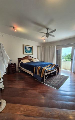 Casa de condomínio à venda com 870m², 5 quartos e 8 vagas Casa de condomínio à venda com 870m², 5 quartos e 8 vagasQuarto