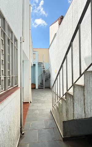 Casa à venda com 250m², 4 quartos e 4 vagas Casa à venda com 250m², 4 quartos e 4 vagasÁrea de Serviço