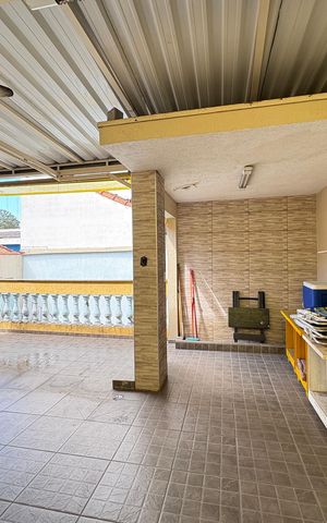 Casa à venda com 250m², 4 quartos e 4 vagas Casa à venda com 250m², 4 quartos e 4 vagasChurrasqueira