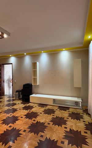 Casa à venda com 250m², 4 quartos e 4 vagas Casa à venda com 250m², 4 quartos e 4 vagasSala