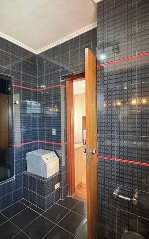 Casa à venda com 250m², 4 quartos e 4 vagas Casa à venda com 250m², 4 quartos e 4 vagasBanheiro da Suíte 1