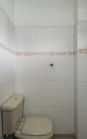 Casa à venda com 250m², 4 quartos e 4 vagas Casa à venda com 250m², 4 quartos e 4 vagasLavabo