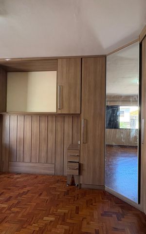 Casa à venda com 250m², 4 quartos e 4 vagas Casa à venda com 250m², 4 quartos e 4 vagasSuite