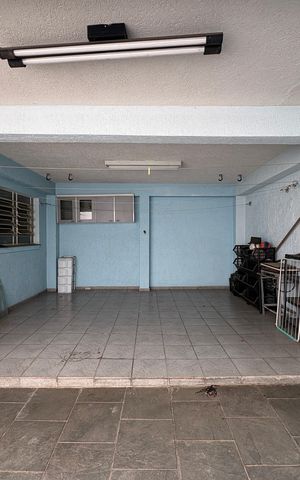 Casa à venda com 250m², 4 quartos e 4 vagas Casa à venda com 250m², 4 quartos e 4 vagasÁrea de Serviço