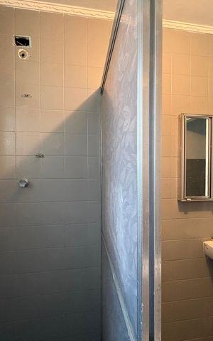 Casa à venda com 250m², 4 quartos e 4 vagas Casa à venda com 250m², 4 quartos e 4 vagasBanheiro do Salão de festas