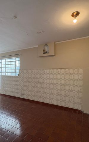 Casa à venda com 250m², 4 quartos e 4 vagas Casa à venda com 250m², 4 quartos e 4 vagasEspaço de Jogos