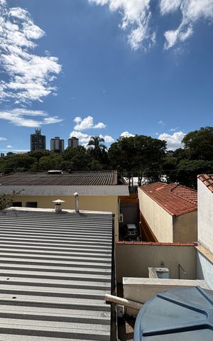 Casa à venda com 250m², 4 quartos e 4 vagas Casa à venda com 250m², 4 quartos e 4 vagasVista do Quarto 1