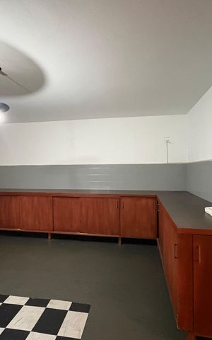 Casa à venda com 250m², 4 quartos e 4 vagas Casa à venda com 250m², 4 quartos e 4 vagasSalão de Festas