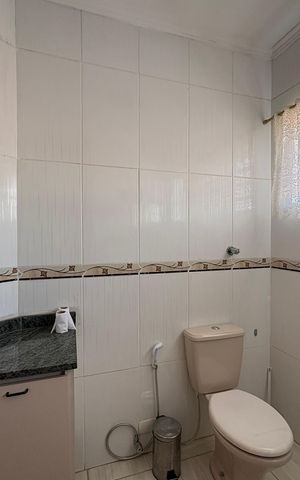 Casa à venda com 250m², 4 quartos e 4 vagas Casa à venda com 250m², 4 quartos e 4 vagasBanheiro
