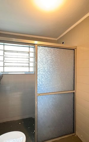 Casa à venda com 250m², 4 quartos e 4 vagas Casa à venda com 250m², 4 quartos e 4 vagasBanheiro do Salão de festas