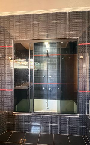Casa à venda com 250m², 4 quartos e 4 vagas Casa à venda com 250m², 4 quartos e 4 vagasBanheiro da Suíte 1