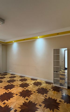 Casa à venda com 250m², 4 quartos e 4 vagas Casa à venda com 250m², 4 quartos e 4 vagasSala