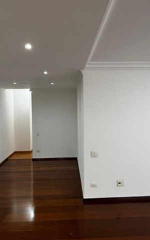 Apartamento à venda com 105m², 3 quartos e 1 vaga Apartamento à venda com 105m², 3 quartos e 1 vagaSala