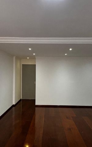 Apartamento à venda com 105m², 3 quartos e 1 vaga Apartamento à venda com 105m², 3 quartos e 1 vagaSala