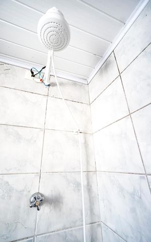 Casa de condomínio para alugar com 95m², 2 quartos e sem vaga Casa de condomínio para alugar com 95m², 2 quartos e sem vagaChuveiro