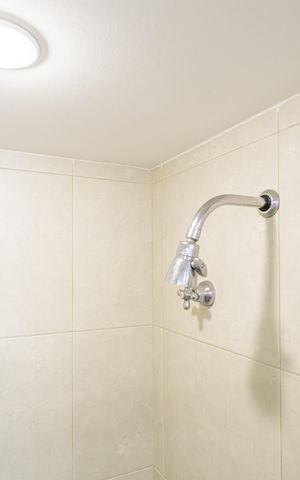 Apartamento para alugar com 52m², 2 quartos e 1 vaga Apartamento para alugar com 52m², 2 quartos e 1 vagaBanheiro da Suíte