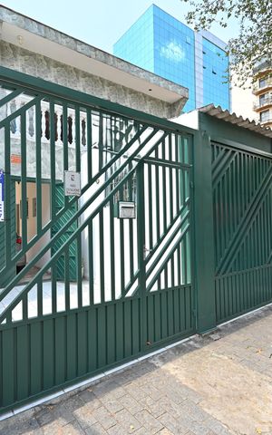 Casa à venda com 200m², 3 quartos e 4 vagasFachada