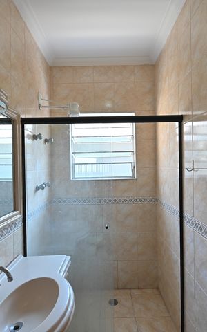 Casa à venda com 200m², 3 quartos e 4 vagasBanheiro da Suíte