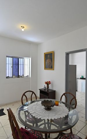 Casa à venda com 200m², 3 quartos e 4 vagasSala