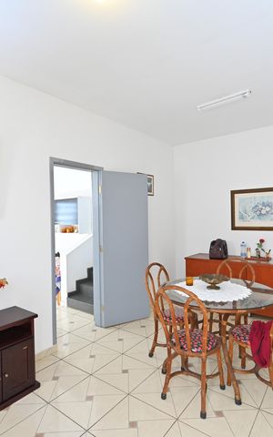 Casa à venda com 200m², 3 quartos e 4 vagasSala