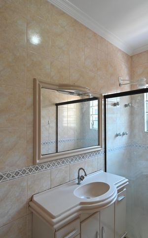 Casa à venda com 200m², 3 quartos e 4 vagasBanheiro da Suíte