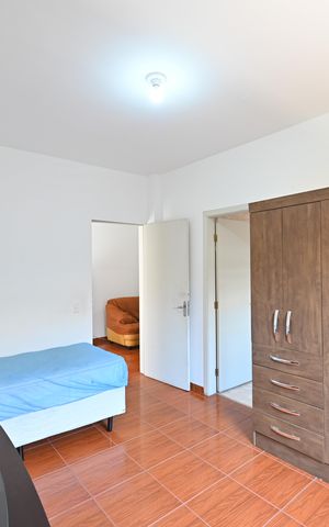 Casa à venda com 200m², 3 quartos e 4 vagasSuíte