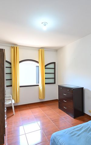 Casa à venda com 200m², 3 quartos e 4 vagasSuíte