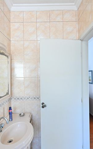 Casa à venda com 200m², 3 quartos e 4 vagasBanheiro Social