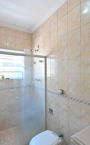 Casa à venda com 200m², 3 quartos e 4 vagasBanheiro Social