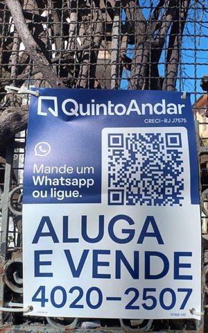 Casa à venda com 52m², 2 quartos e 3 vagas Casa à venda com 52m², 2 quartos e 3 vagasplaca