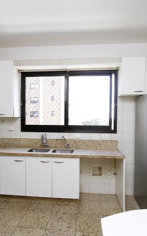 Apartamento para alugar com 185m², 4 quartos e 3 vagasCozinha