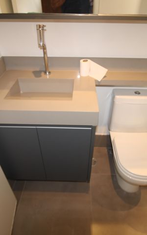 Apartamento à venda com 83m², 2 quartos e 1 vagaQuarto 1 - Banheiro