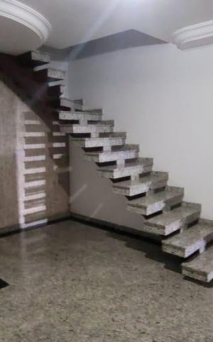 Casa à venda com 85m², 2 quartos e 2 vagas