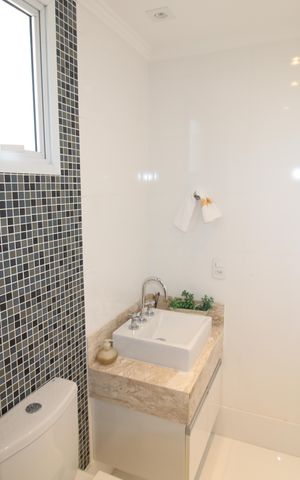 Apartamento à venda com 140m², 3 quartos e 3 vagasQuarto 2 - Banheiro