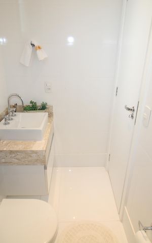 Apartamento à venda com 140m², 3 quartos e 3 vagasQuarto 2 - Banheiro