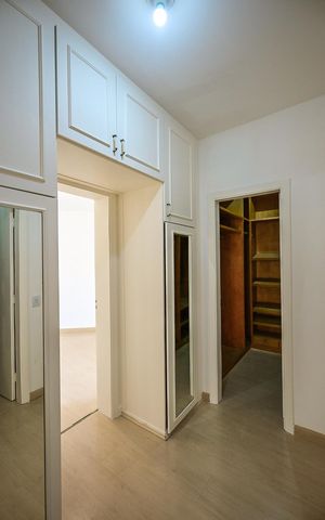 Apartamento à venda com 350m², 4 quartos e 5 vagasArmário da Suíte  4