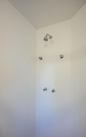 Apartamento à venda com 350m², 4 quartos e 5 vagasChuveiro do banheiro da Suíte 3