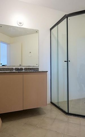 Apartamento à venda com 350m², 4 quartos e 5 vagasBanheiro da Suíte  3