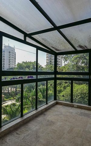 Apartamento à venda com 350m², 4 quartos e 5 vagasVaranda