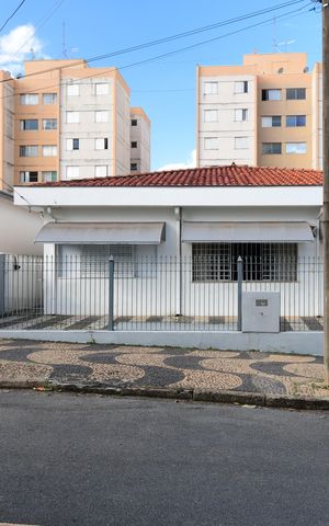 Casa à venda com 150m², 3 quartos e 2 vagasFachada