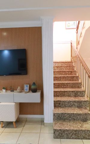 Casa para alugar com 250m², 4 quartos e 3 vagassala