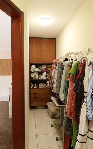Casa para alugar com 250m², 4 quartos e 3 vagasCloset