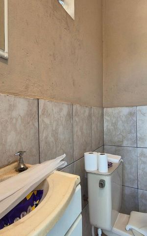 Casa à venda com 188m², 4 quartos e 5 vagas Casa à venda com 188m², 4 quartos e 5 vagasBanheiro de Serviço