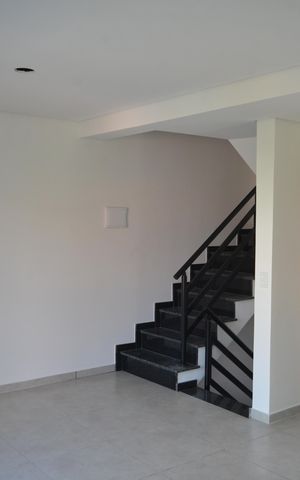 Casa à venda com 130m², 2 quartos e 4 vagasSala