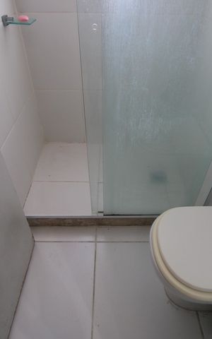 Apartamento à venda com 166m², 4 quartos e 2 vagasBanheiro canadense das suíte 2 e 3